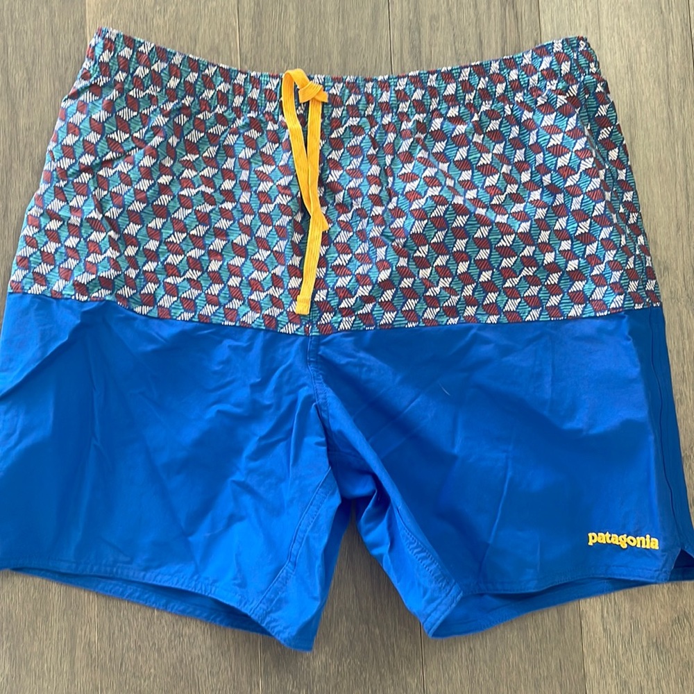 Patagonia Men's Stretch Wavefarer Volley Short
